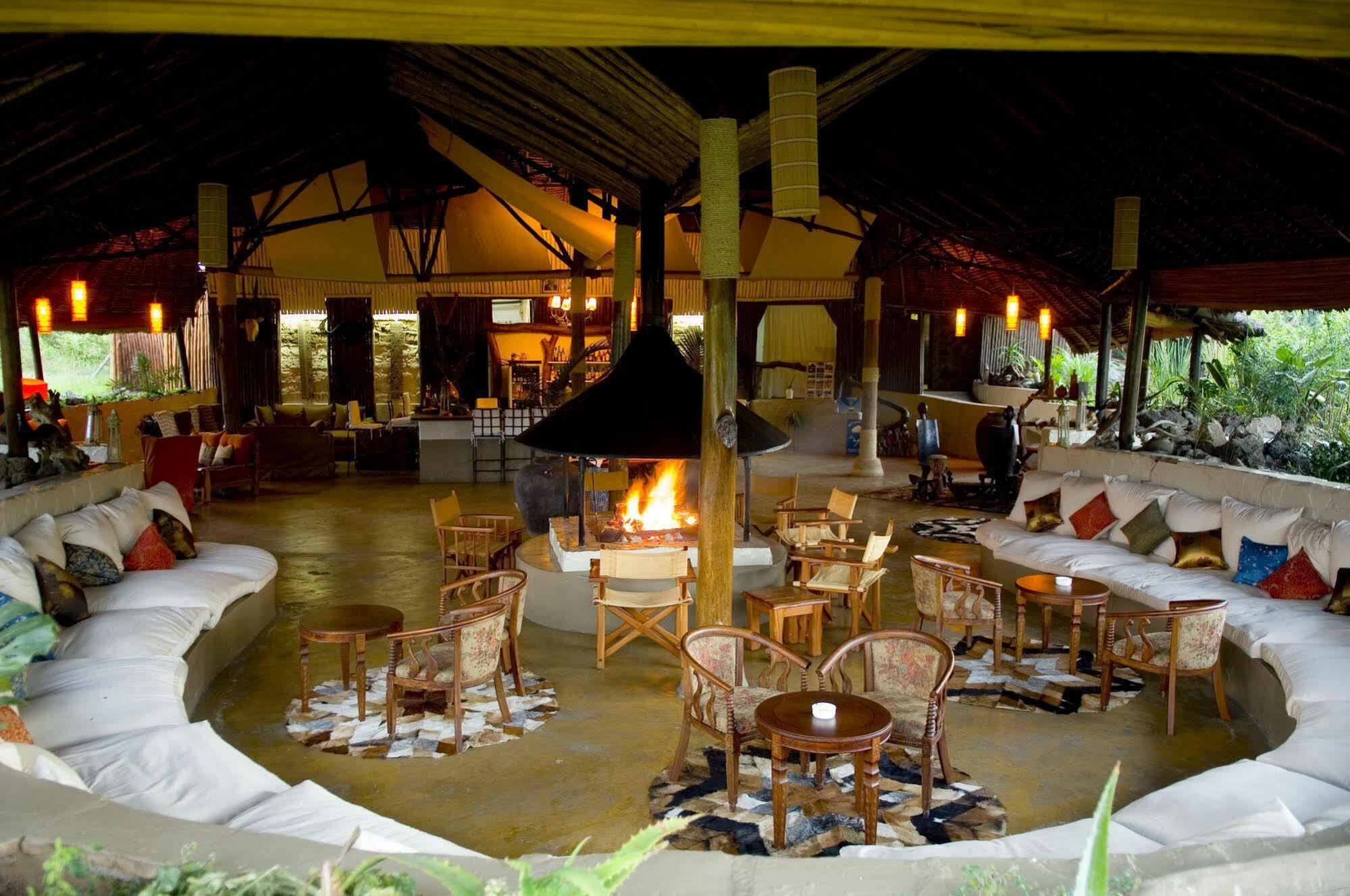 Hotel Mbweha Camp à Elmenteita Extérieur photo
